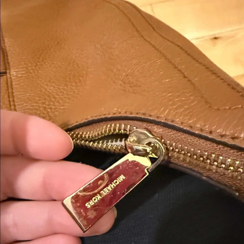 Stunning MK Pebbled Leather‎ Hobo – Rich Acorn|Like New Condition|Gold Plated